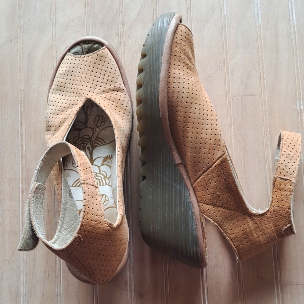 Fly London Yala Perforated Wedge Sandal Platform Beige Peep Toe Ankle Strap